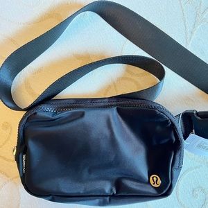 Lululemon Everywhere Belt Bag